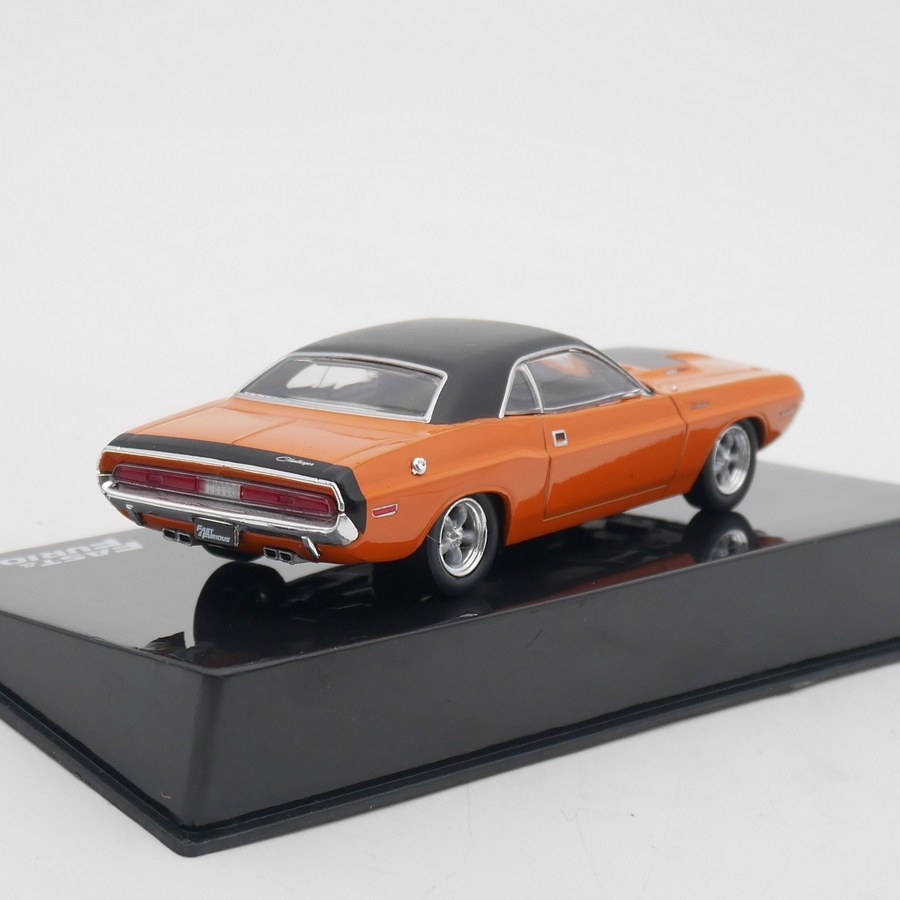 Model Mobil Dodge Challenger R - Movies ulasan dan harga